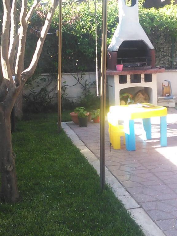 Vila La Baia Dei Delfini Ardea Exteriér fotografie